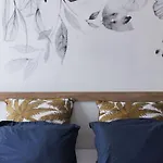 Apartman New Stylish 2 Min From The *