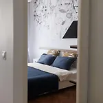 Apartman New Stylish 2 Min From The *