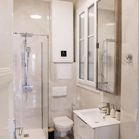 New Stylish 2 Min From The