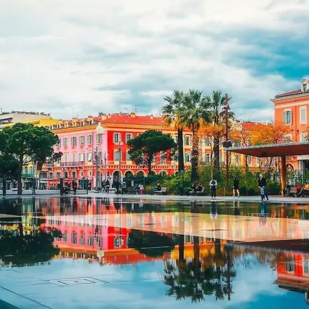 شقة New Stylish 2 Min From The *