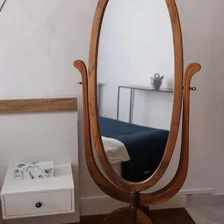 New Stylish 2 Min From The Apartman